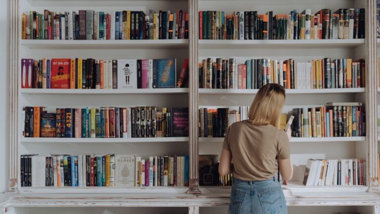 Leer libros en inglés: Una puerta al enriquecimiento lingüístico y cultural