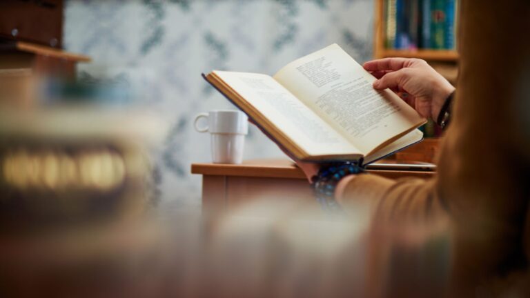 Ventajas de leer todos los días: Transforma tu mente y vida